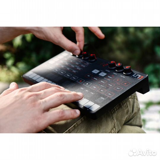 Клавишный инструмент IK Multimedia UNO Synth