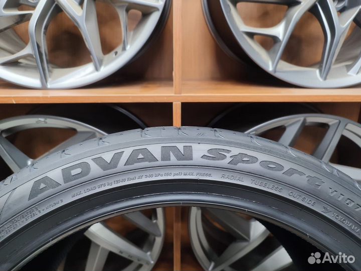 Yokohama Advan Sport V107 295/35 R21 и 315/30 R22 107Y