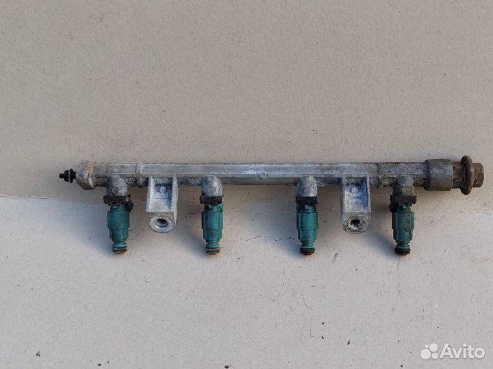 Топливная рампа Hyundai Sonata 2л