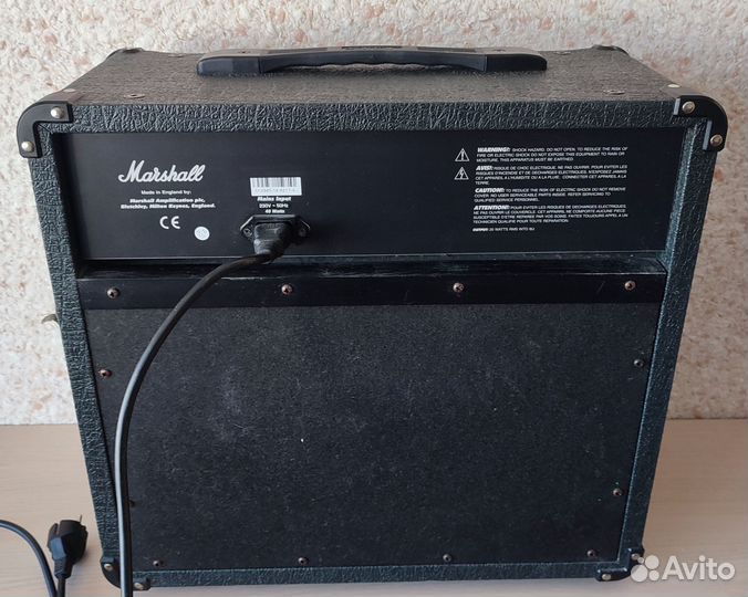 Гитарный комбоусилитель Marshall AVT20 (Valvestate