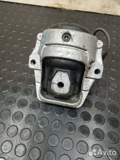 Подушка двигателя Audi Q5 I 8R cdnc 2010