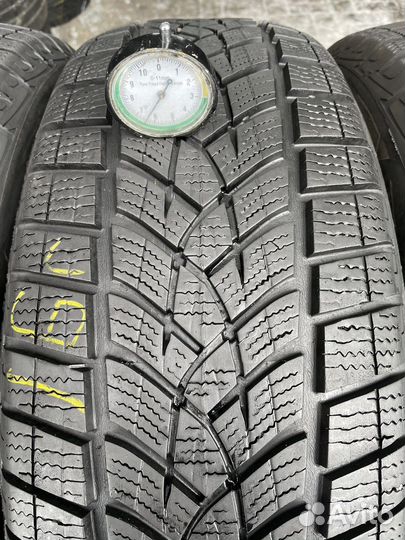Goodyear UltraGrip Performance SUV Gen-1 215/60 R17