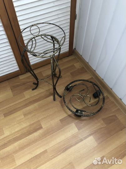 Подставка для цветов кованная