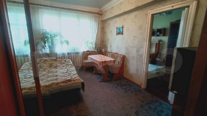 Комната 18 м² в 4-к., 1/2 эт.