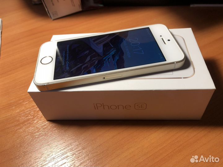 iPhone SE, 32 ГБ
