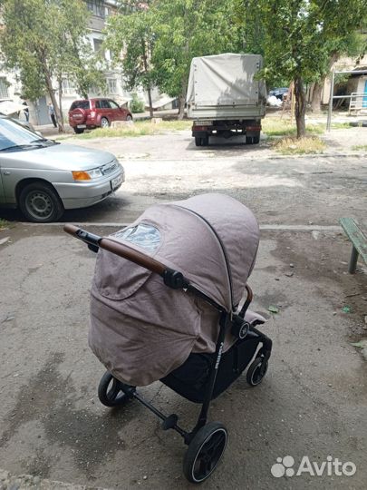 Коляска всесезонная