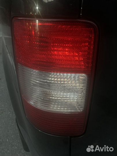 Фонарь задний, правый/левый