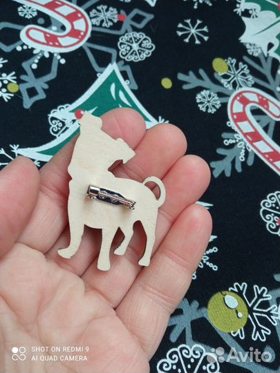 Брошь Значок Новый