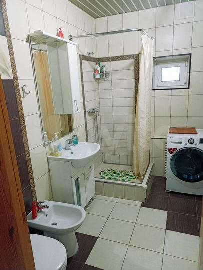 3-к. квартира, 80 м², 1/2 эт.