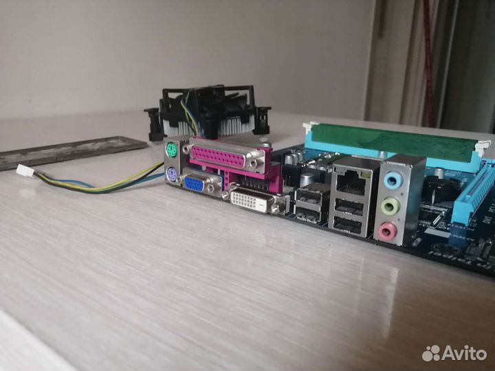 Материнская платаgigabyte h61m-s2pv+i3 2120+2gb