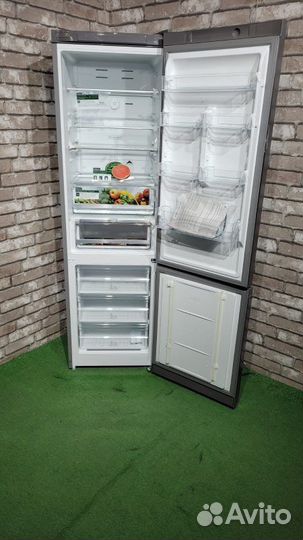 15488.Холодильник Hotpoint-Ariston HTR 8202I MX