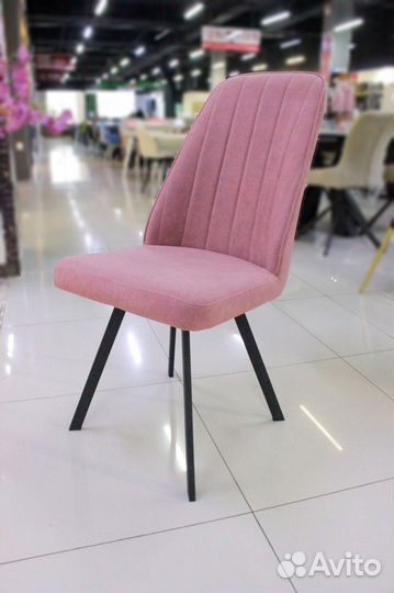 Стул мягкий с высокой спинкой