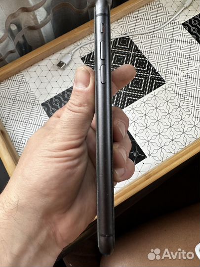 Телефон iPhone 11