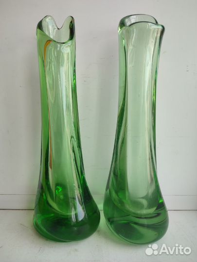 Ваза литое витое зеленое стекло, СССР