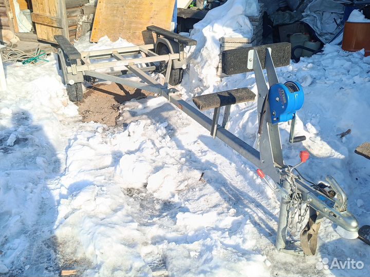 Лодочный прицеп