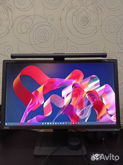 Монитор BenQ и колонки