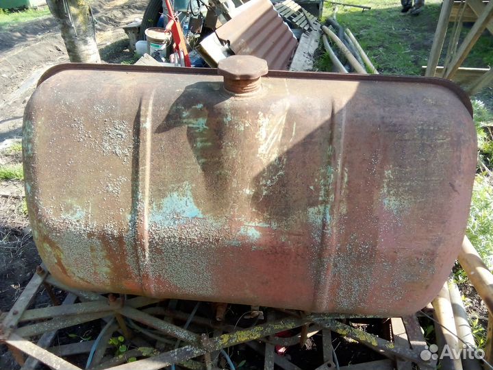 Топливный бак на трактор