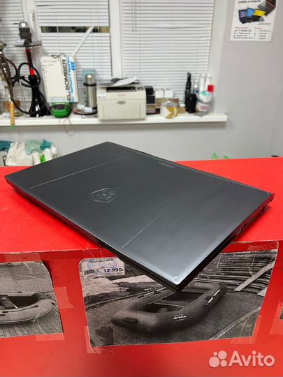 Игровой ноутбук MSI Katana/Core i5-12450H/RTX 4060