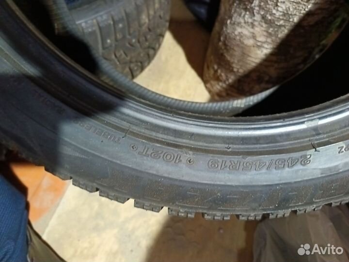 Bridgestone Blizzak Spike-02 24.5/45 R19 102