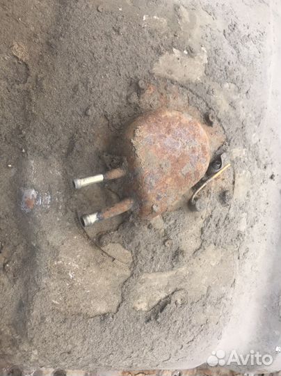 Топливный бак на nissan terrano 1990 г