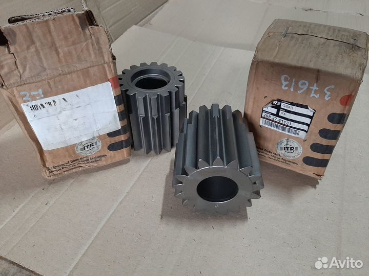 Шестерня 208-27-61131 Komatsu