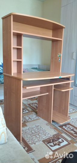 Компьютерный стол