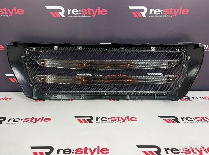 Решетка радиатора Toyota Land Cruiser 200 S1922