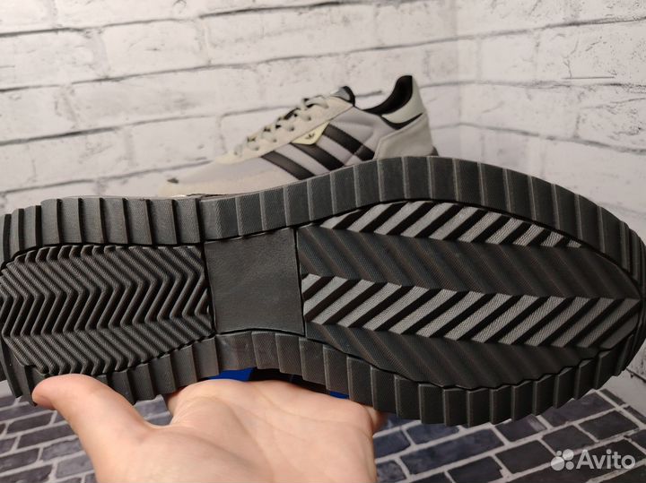 Кроссовки Adidas замшевые 44 - 28