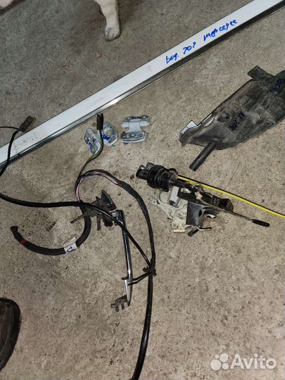 Водительская петля двери мерседес 202