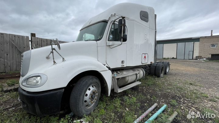 Freightliner Columbia, 2004