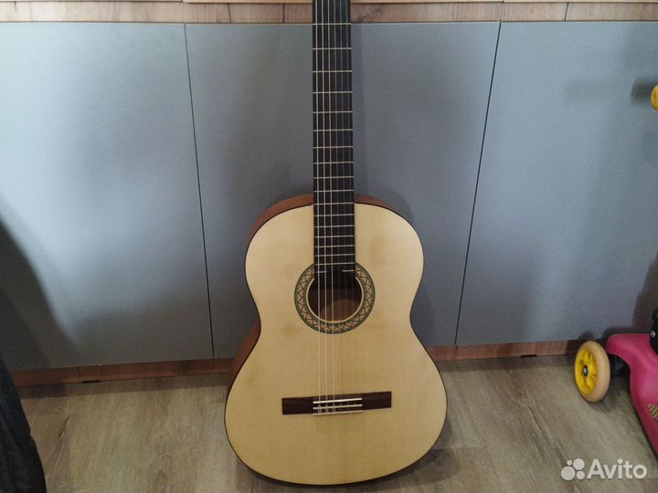 Акустическая гитара yamaha c40