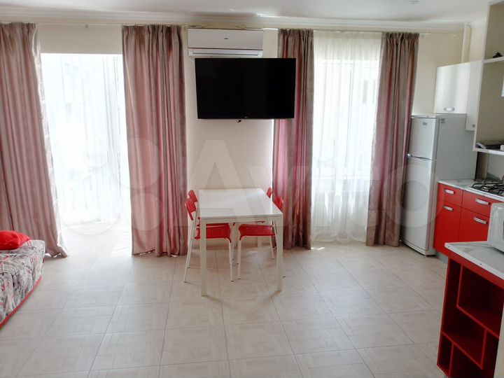 Квартира-студия, 42 м², 2/3 эт.