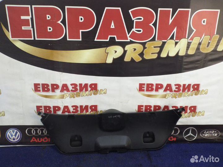 Обшивка двери багажника Peugeot 308 2009