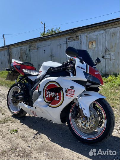 Honda CBR1000RR fireblade