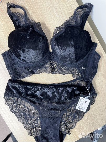 Комплект нижнего белья новый размер S