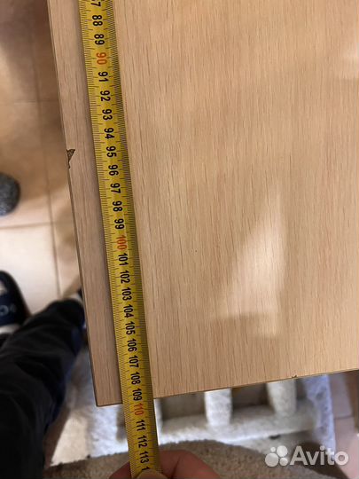 Углавой стол со стелажом