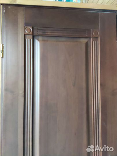 Дверь масив