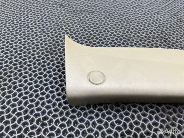 Обшивка стойки передняя левая Chrysler Pacifica