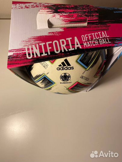 Футбольный мяч adidas uniforia 2020