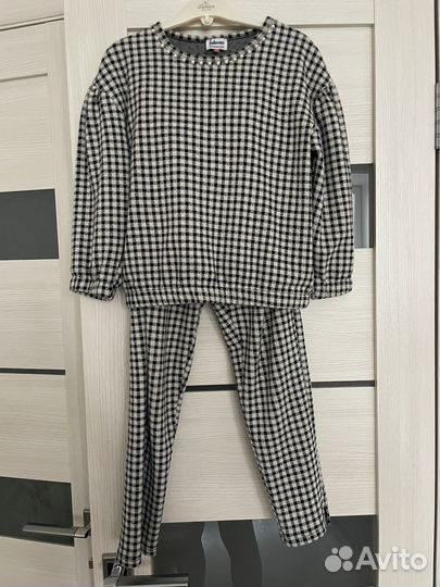 Костюм нарядный