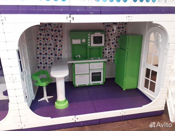 Домик кукольный с мебелью