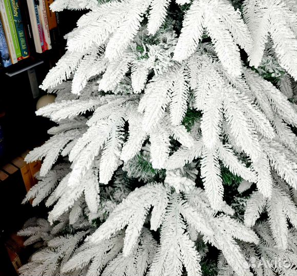 Елка искусственная заснеженная