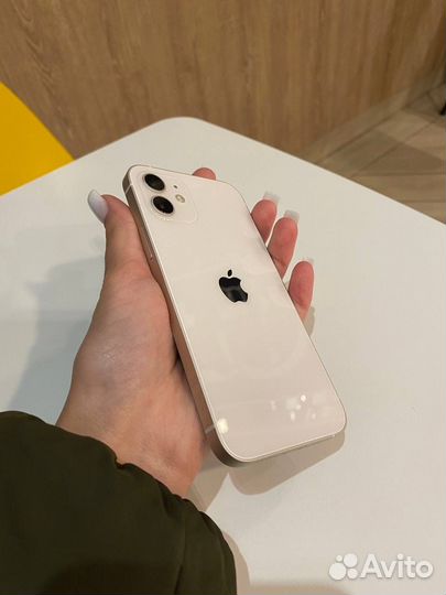 iPhone 12, 64 ГБ