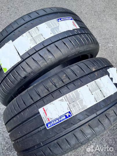 Michelin Pilot Sport 4 S 225/40 R19 и 255/35 R19