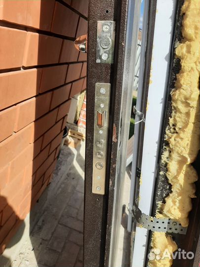 Дверь входная металлическая бу