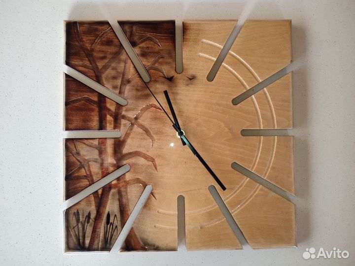 Настенные часы ручной работы из дерева