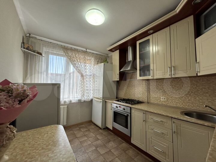 2-к. квартира, 52 м², 1/9 эт.