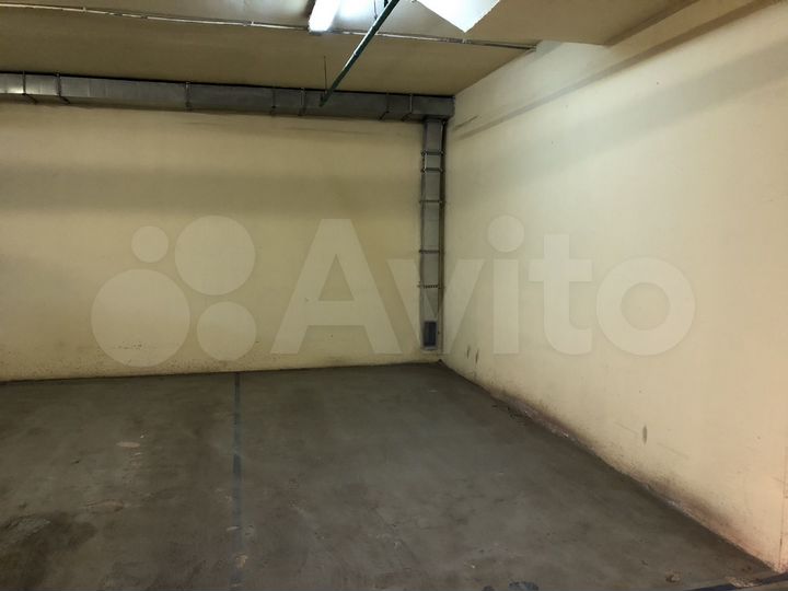 Машиноместо, 15 м²