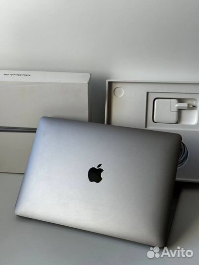 MacBook Air 13 2020 M1 256gb