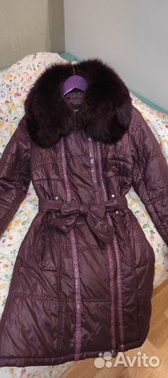 Роскошный зимний пуховик баклажанового цвета с мех